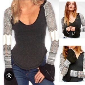 We The Free Dark Gray Scoop Neck Knit Top with Knit Bell Long Sleeve Sz Med
